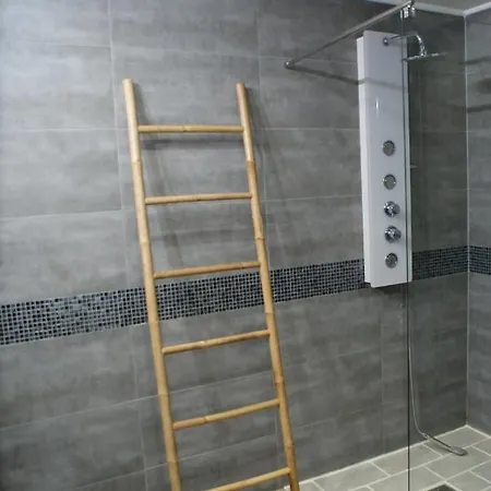 דירה Loft Ravissant Avec Piscine קאן סור מר